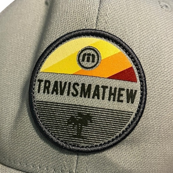 Travis Mathew Bali Hai Golf Hat 110 Flexfit Round Patch Adjustable Light Gray - Picture 2 of 11